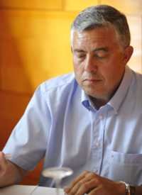 Poeta, escritor y director del semanario ABABOL